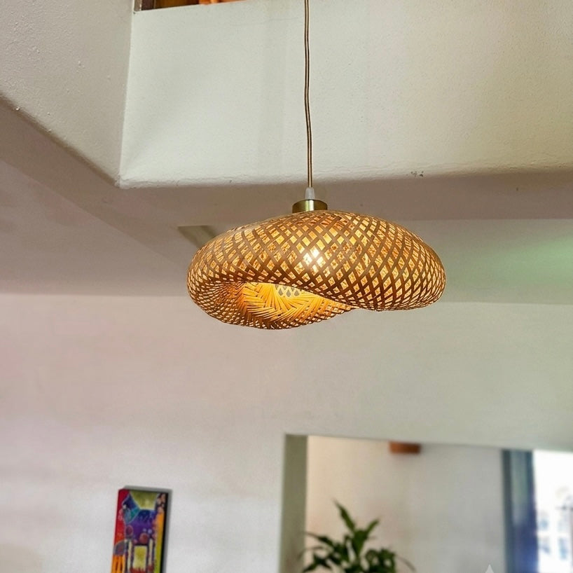 Lámpara Colgante Tejida a Mano de Fibra Natural – Estilo Boho